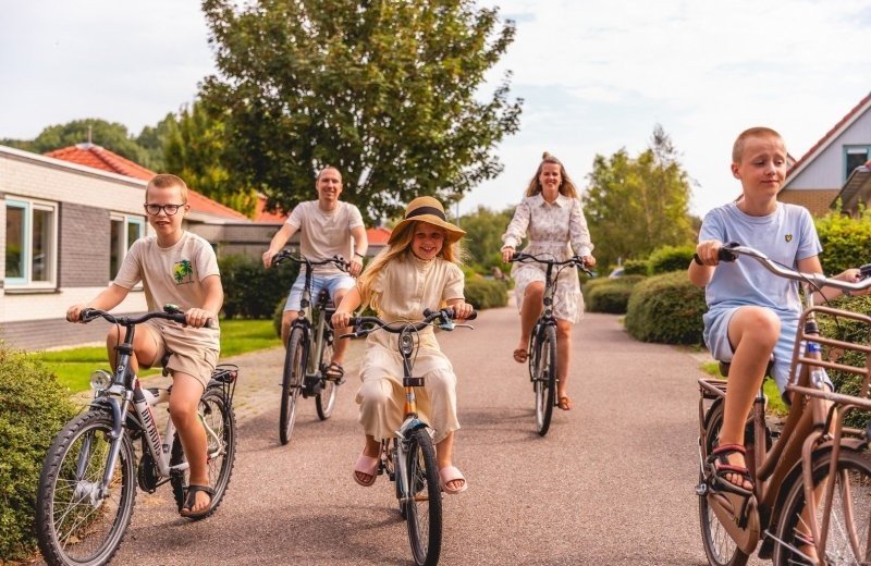 Fietsen op villapark ijsselhof